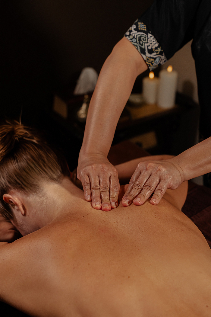 Балийский массаж шейно-воротниковой зоны и спины